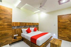 Best budget hotels Tapovan Circle Ahmedabad