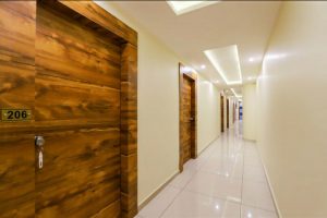 Best hotels for couple stay near tapovan circle, Ahmedabad